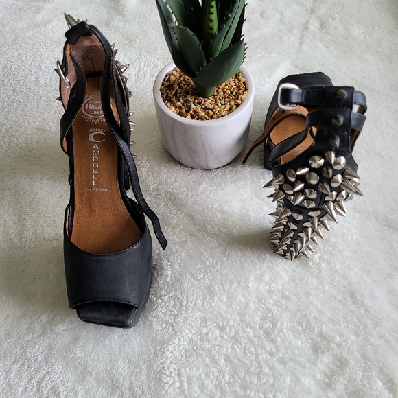 Shoes - Picture 4 of 8